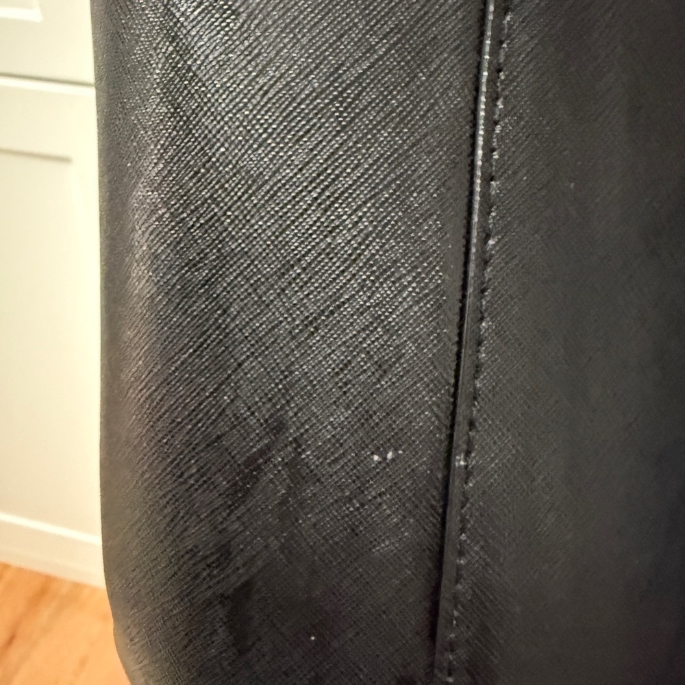 Tory Burch Black Robinson Tote Bag with Gold Accents - Picture 6 of 16